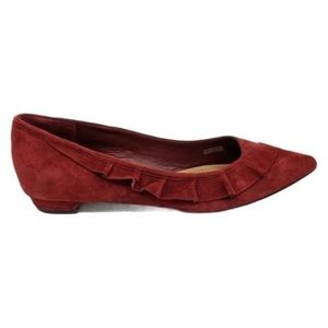 Tahari Pioneer Suede Pointed Toe Flats size 7.5 fit best a 8